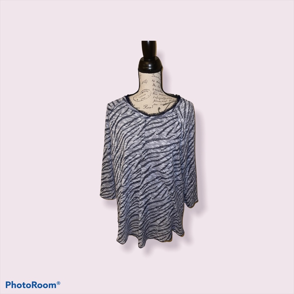 Gloria Vanderbilt Top